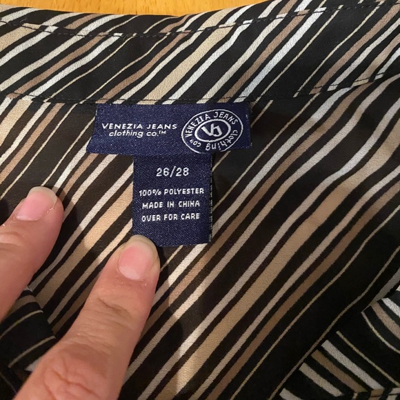 Women’s Blouse - Picture 7 of 8